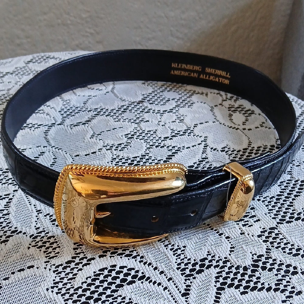 Elegant Black and Gold Alligator Belt